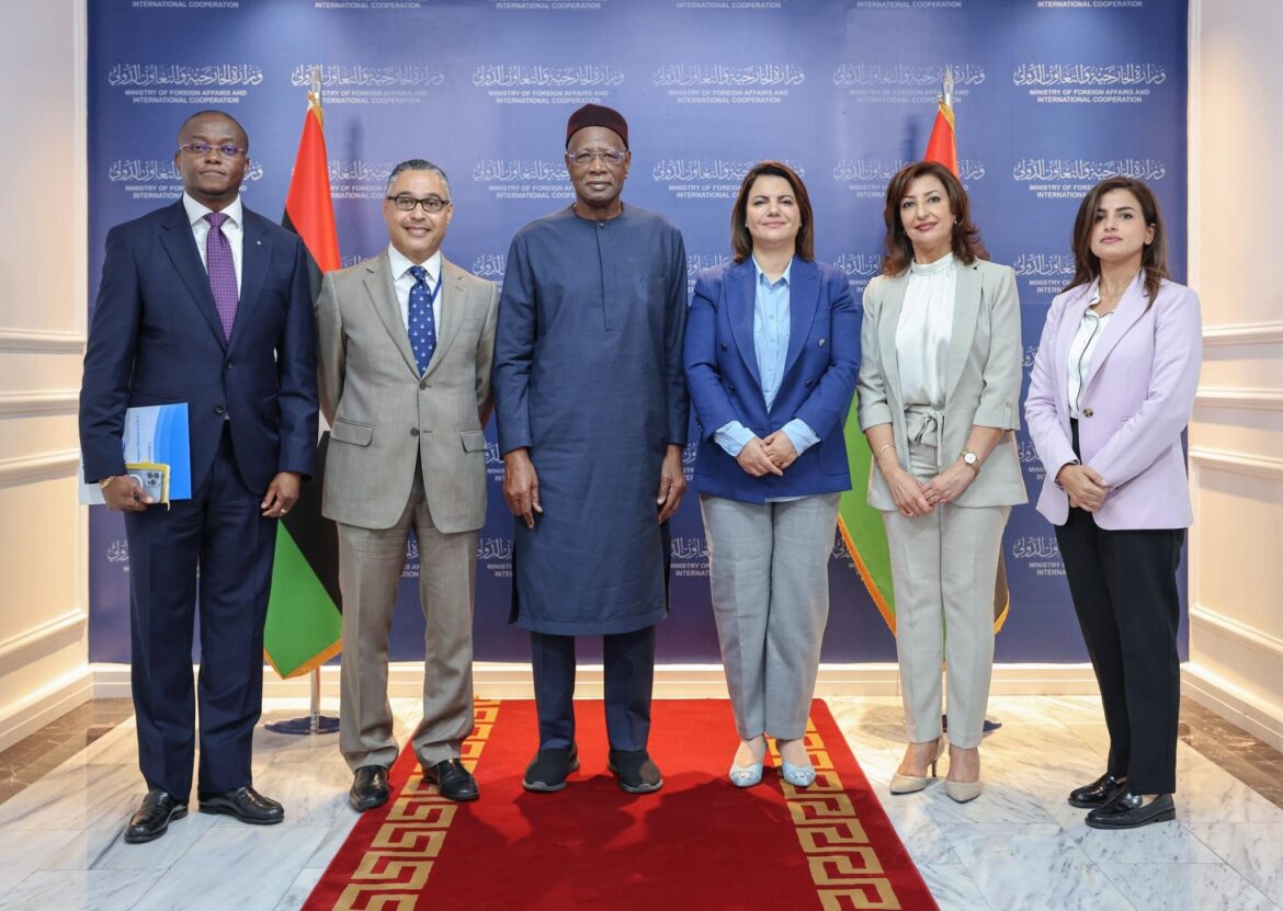 نجلاء المنقوش وعبدالله باتيلي