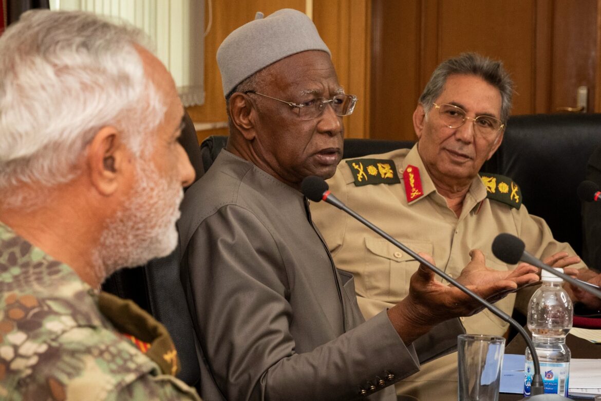 باتيلي خلال اجتماع اللجنة العسكرية المشتركة