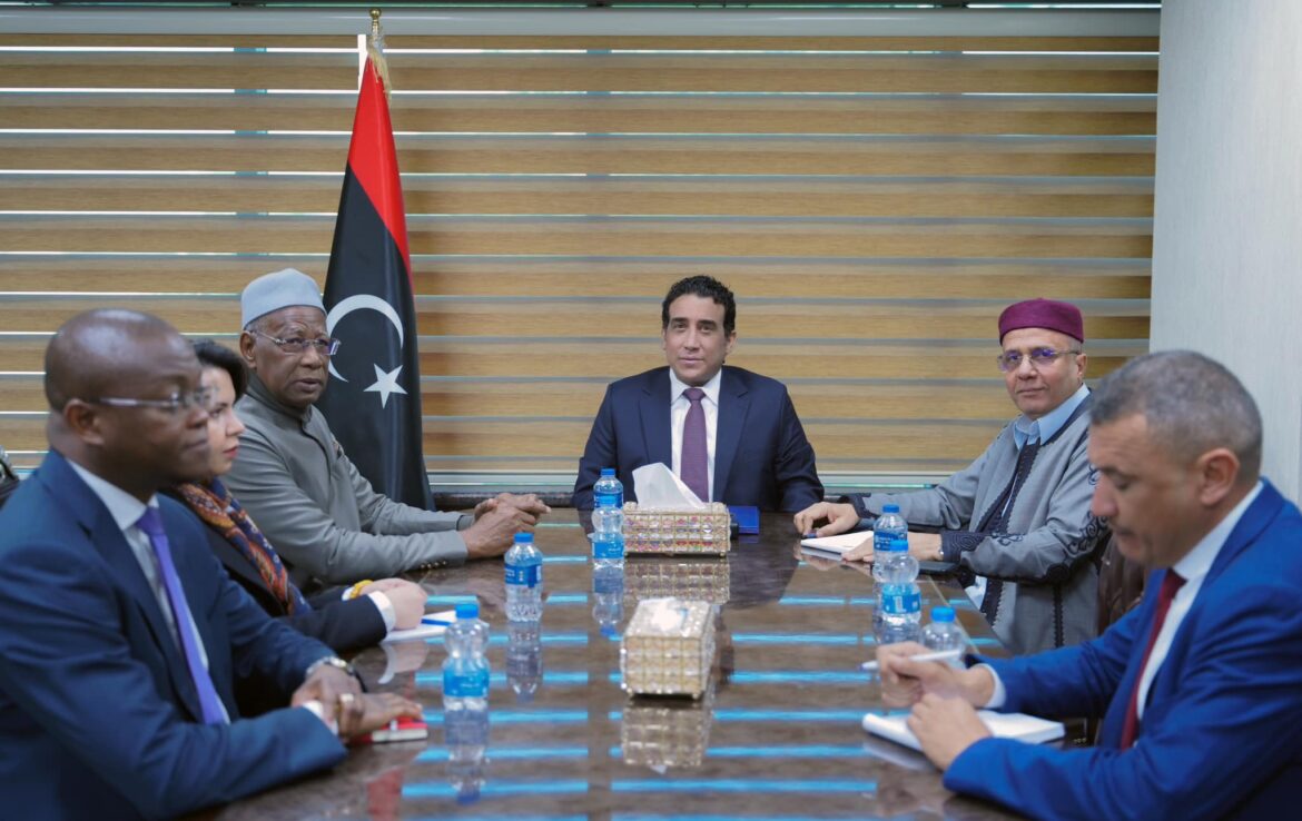 المجلس الرئاسي يستقبل المبعوث الأممي عبدالله باتيلي