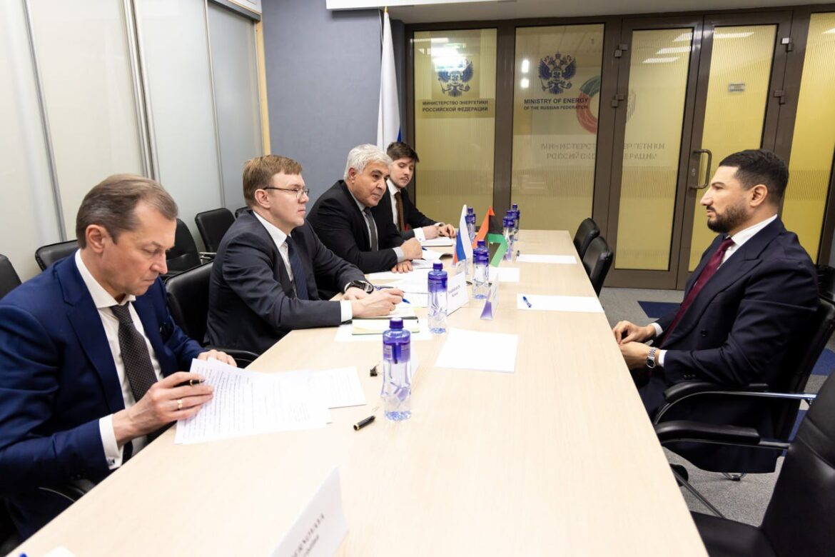 طرابلس وموسكو تبحثان تعزيز التعاون في قطاع النفط والغاز والطاقة