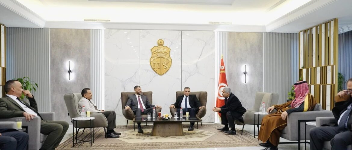 الطرابلسي يصل تونس للمشاركة في مؤتمر مجلس وزراء الداخلية العرب في دورته الـ42