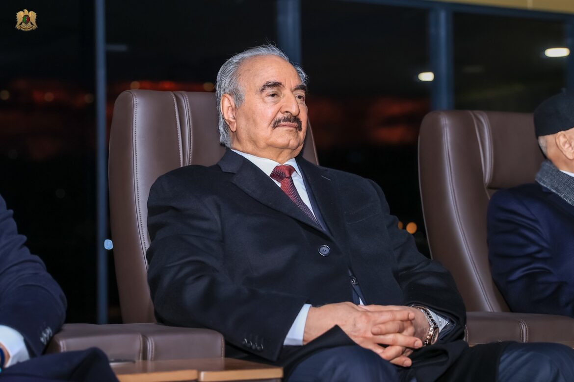 مساعٍ برلمانية لتنصيب حفتر رئيسا مؤقتا للبلاد