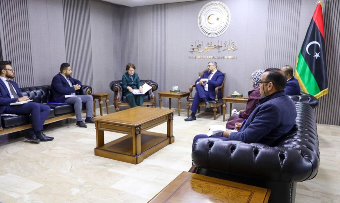 ليبيا والمنظمة الدولية للهجرة تبحثان تعزيز الشراكة وتنفيذ مشاريع تنموية